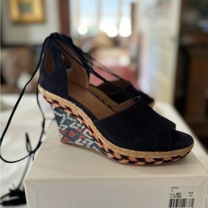 CAbi Isla Wedge so 6.5